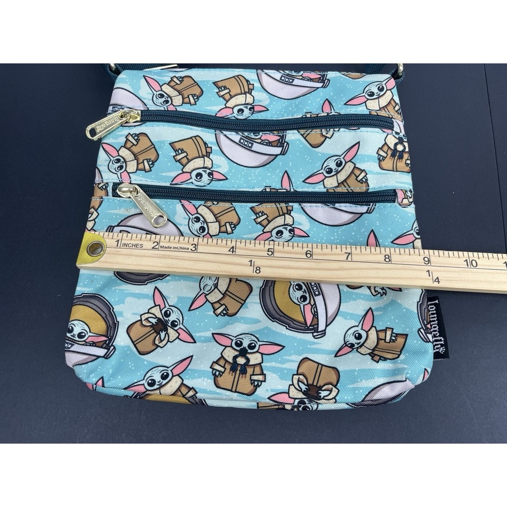 Star Wars Loungefly Baby Yoda Grogu Passport Crossbody Bag Mandalorian The Child - Picture 10 of 11